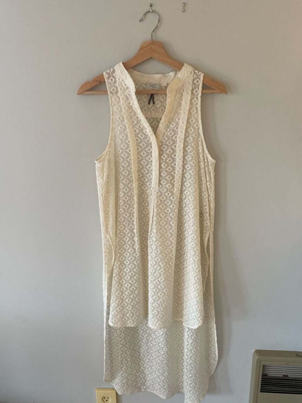 Anthropologie HD in Paris Ivory Diamond Lattice Lace Hi-Lo Tunic Blouse Small